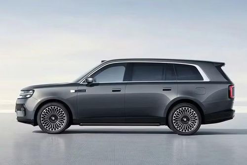 Không chỉ sở hữu kích thước thuộc nhóm SUV cỡ lớn, mẫu xe còn gây chú ý khi được phát triển theo hướng trở thành một không gian sinh hoạt đa năng, đồng thời đánh dấu bước chuyển mới của Xiaomi sang công nghệ xe điện mở rộng phạm vi hoạt động (EREV).