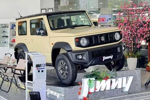 Suzuki Jimny: 37 xe Suzuki Jimny với doanh số 37 xe, tăng 5,7% so với tháng 5/2026, cộng dồn 6 tháng, doanh số mẫu này đạt 154 xe. Thiết kế đậm chất off-road giúp Jimny sở hữu nhóm khách hàng trung thành, nhưng mức giá khá cao so với kích thước và công năng khiến doanh số mẫu xe này khó có thể bứt phá.