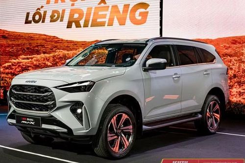 Isuzu mu-X: 8 xe Trong tháng 6 vừa qua, chỉ có 8 chiếc mu-X được giao đến tay khách hàng, giảm 33,3% so với tháng 5. Lũy kế 6 tháng đầu năm, mẫu SUV này mới đạt 82 xe, thấp nhất toàn thị trường. Dù đã được nâng cấp thiết kế, mẫu SUV nhà Isuzu vẫn gặp bất lợi do hệ thống đại lý hạn chế, trang bị chưa thật sự nổi bật và khó cạnh tranh với các đối thủ như Ford Everest hay Toyota Fortuner.