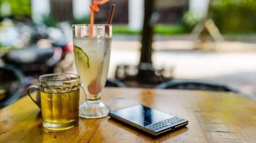 Điểm chung của những mẫu điện thoại Android kỳ lạ này là đều mang tham vọng tạo ra xu hướng mới, song thị trường lại ưu tiên trải nghiệm thực tế, độ bền và tính tiện dụng hơn là các ý tưởng mang tính trình diễn.