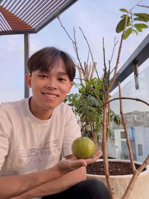 Hồ Văn Cường khoe không gian sống. Ảnh: Vietnamnet.