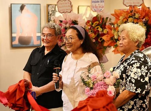 Ba họa sĩ Bằng Lâm, Kim Thái, Mai San (từ trái sang).