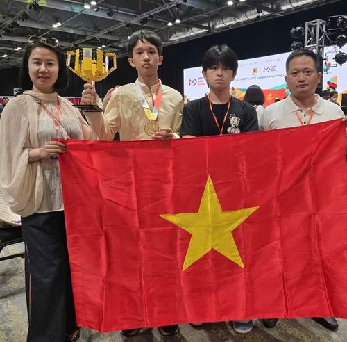 Chia vui cùng người thân, gia đình.