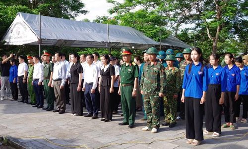 Cùng hỗ trợ quá trình chuẩn bị, sắp xếp hồ sơ, hỗ trợ lấy mẫu, bàn giao mẫu và thực hiện các nhiệm vụ hậu cần tại hiện trường có các đoàn viên thanh niên xã Kim Tân.