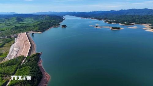 Công trình hồ Kẻ Gỗ được quan tâm đầu tư, tiếp tục phát huy vai trò là công trình thủy lợi trọng điểm của Hà Tĩnh. (Ảnh: Hữu Quyết/TTXVN)