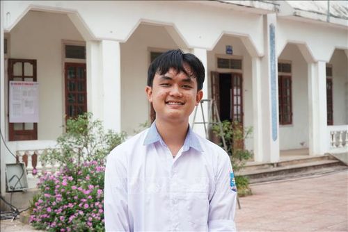 Á khoa khối A00 của tỉnh Nghệ An Nguyễn Đình Quân từng giành giải Nhất, thủ khoa môn Toán kỳ thi học sinh giỏi cấp tỉnh.