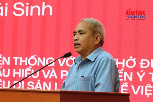 Nghệ nhân Nhân dân Nguyễn Văn Tĩnh, đến từ làng nghề mây tre đan Phú Vinh, phát biểu.