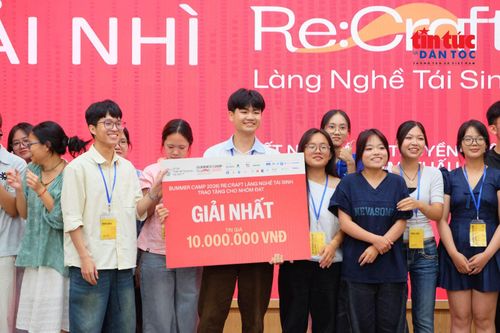 Giải Nhất của chương trình thuộc về nhóm sinh viên với dự án lấy cảm hứng từ nghề thêu tay Quất Động, một ứng dụng được đánh giá cao về khả năng kết nối di sản với đời sống đương đại.