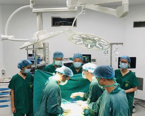 Hệ thống phòng mổ hiện đại của Bệnh viện Bạch Mai cơ sở Ninh Bình đã hoạt động tối đa công suất. Ảnh: BV