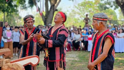 Lễ cúng mừng nhà rông mới tại Plei Ơp được phục dựng để du khách trải nghiệm trong Năm Du lịch quốc gia - Gia Lai 2026