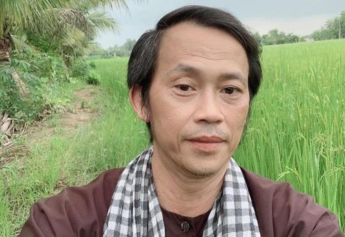 Sau nhiều thập kỷ hoạt động, NSƯT Hoài Linh vẫn nhận được nhiều sự quan tâm từ khán giả.