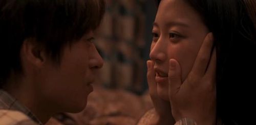 Eun Ho và Jeong Won viết nên chuyện tình đầu vừa ngọt ngào vừa nhiều tiếc nuối.