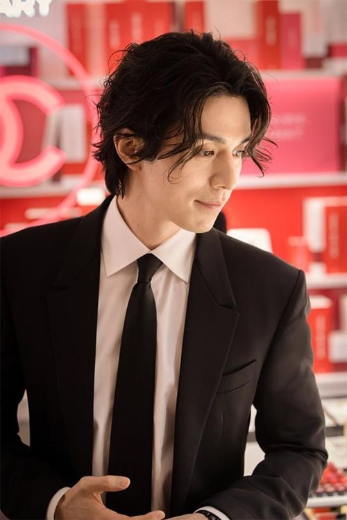 Phát ngôn tự tin nhưng hài hước của Lee Dong Wook nhanh chóng thu hút sự quan tâm của khán giả.