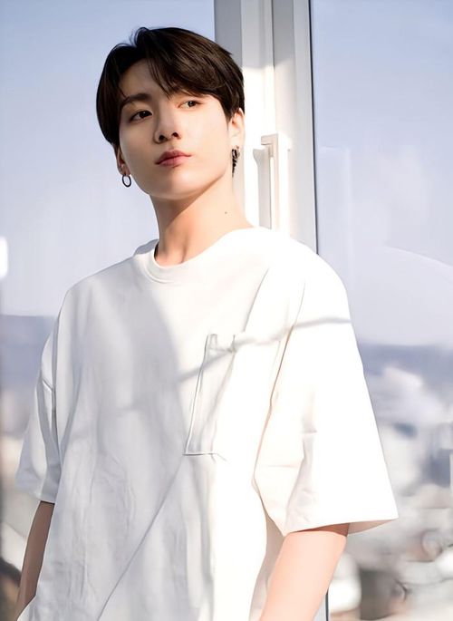 Phản ứng đáng yêu của Jung Kook khiến ARMY thích thú.