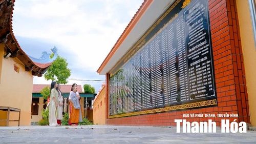 Chùa Long Khánh trở thành điểm dừng chân của nhiều du khách thập phương.