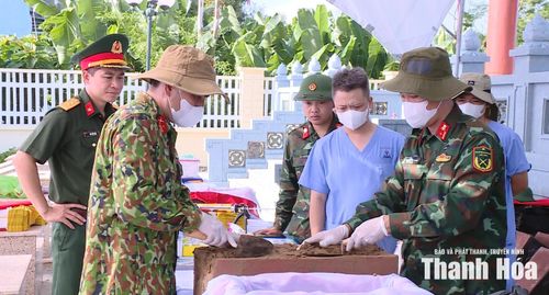 Quy trình lấy mẫu sinh phẩm được thực hiện khoa học, chặt chẽ.