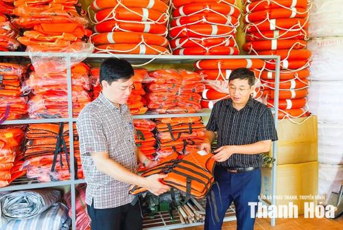Đoàn công tác kiểm tra thực tế công tác chuẩn bị vật tư, trang thiết bị dự phòng phục vụ ứng phó với các sự cố thiên tai.