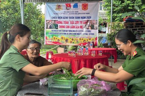Đoàn xã Duy Nghĩa tổ chức chương trình “Bữa cơm tri ân”. Ảnh: Thành đoàn
