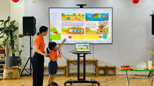 Trường Mầm non tư thục Bé Hạnh Phúc thường xuyên giáo dục cho trẻ bảo vệ môi trường và hạn chế sử dụng sản phẩm nhựa dùng một lần, giảm rác thải nhựa. Ảnh: ĐVCC