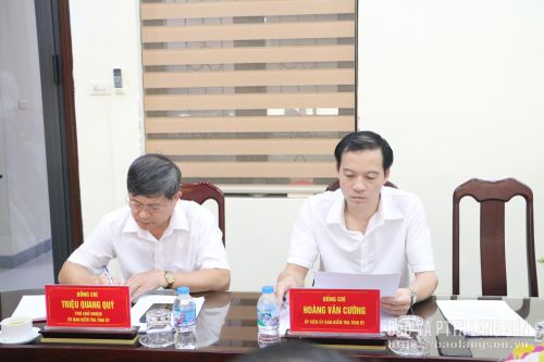 Các đại biểu dự kỳ họp
