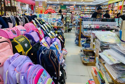 Đa dạng thị trường đồ dùng học tập