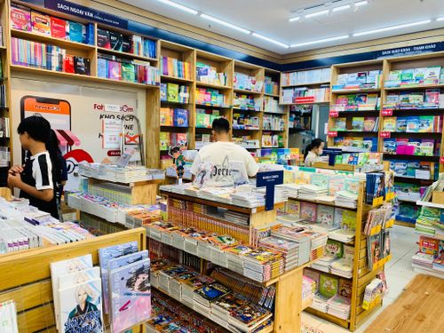 Phụ huynh và học sinh chủ động mua SGK và đồ dùng học tập sớm
