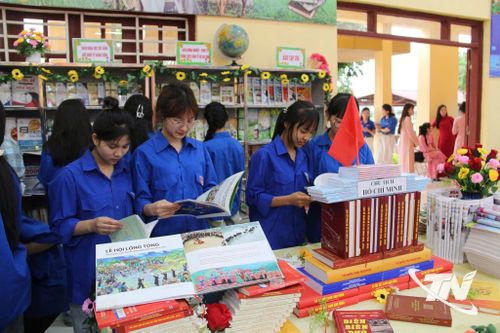 Mô hình Thư viện và Trung tâm sinh hoạt văn hóa cộng đồng tại các xã, phường thu hút sự quan tâm của người dân.