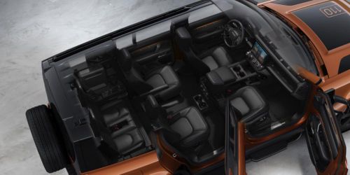 Defender 110 lần đầu được bổ sung cấu hình 6 chỗ ngồi.