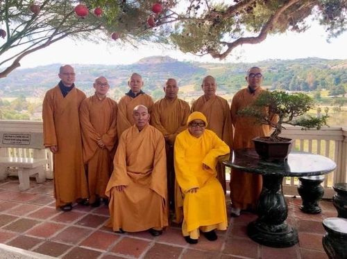 Cố Trưởng lão Hòa thượng Thích Phước Tú trong một lần thăm thiền viện Đại Đăng (Mỹ)