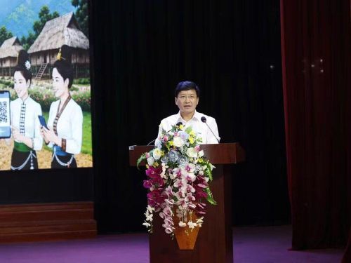 Ông Mùa A Vảng, Ủy viên dự khuyết Ban Chấp hành Trung ương Đảng, Phó Bí thư Tỉnh ủy, Chủ tịch Ủy ban MTTQ Việt Nam tỉnh Điện Biên phát biểu tại sự kiện.