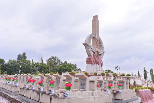 Theo kế hoạch, chương trình thay hoa tại 11 nghĩa trang liệt sĩ trên toàn tỉnh sẽ hoàn thành trước ngày 20/7/2026.