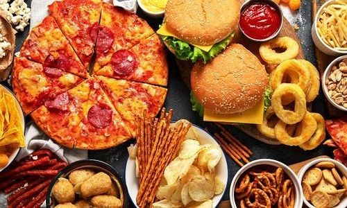 Hạn chế thực phẩm siêu chế biến để giảm thiểu những nguy cơ có hại cho sức khỏe. (Nguồn: Internet)
