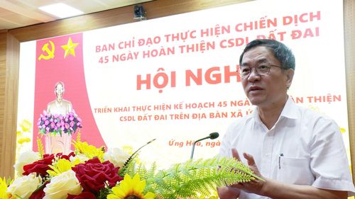 Bí thư Đảng ủy xã Đàm Văn Huân phát biểu tại hội nghị. Ảnh: Lê Quí