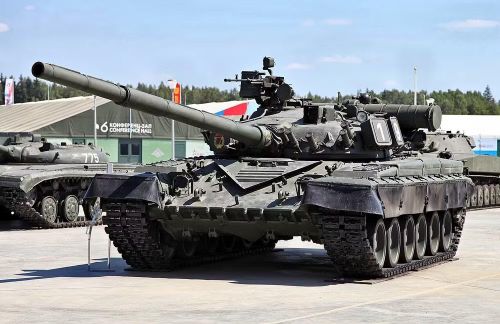 Đội hình tấn công dự kiến sẽ bao gồm xe tăng, xe bọc thép chở quân, xe chiến đấu bộ binh và pháo tự hành, điều này dẫn đến việc T-80 được phát triển ở Leningrad đã trở thành lựa chọn tối ưu.