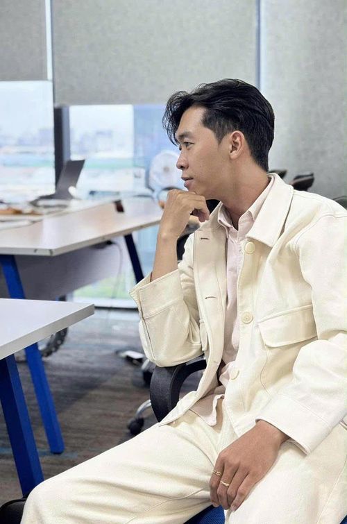  Minh Quân và đồng nghiệp được tạo điều kiện theo dõi World Cup tại không gian sinh hoạt chung ở văn phòng. 