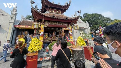 Hằng năm, Lễ hội đền Cửa Ông, Di sản văn hóa phi vật thể cấp quốc gia, được chính quyền địa phương tổ chức long trọng nhằm tưởng nhớ công lao to lớn của Hưng Nhượng Vương Trần Quốc Tảng (1252 - 1313).