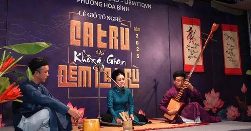 Vần thơ trong ca trù phong phú. Ảnh HH