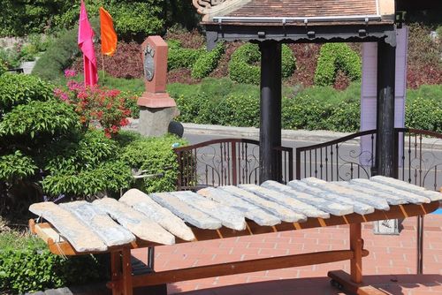 Cận cảnh Bộ đàn đá 54 thanh của nhà sưu tầm Nguyễn Xuân Quang