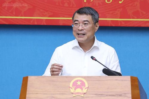 Thủ tướng Chính phủ cho ý kiến và chỉ đạo cụ thể các bộ, cơ quan liên quan nghiên cứu nội dung kiến nghị của Phú Thọ để phối hợp xử lý - Ảnh: VGP/Nhật Bắc