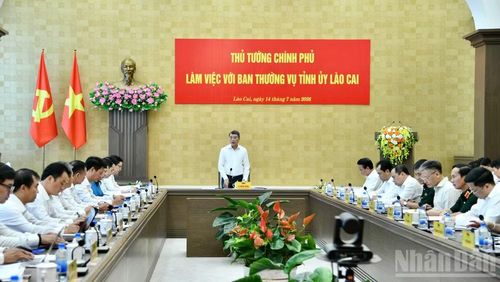  Quang cảnh cuộc làm việc. (Ảnh: THANH GIANG) 