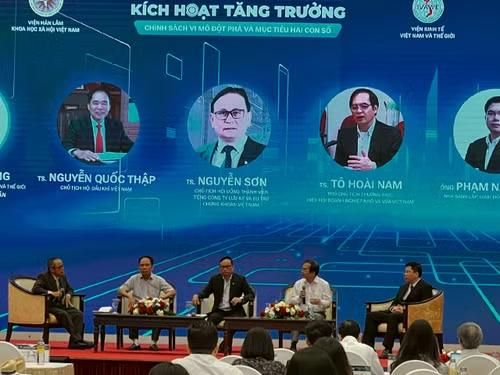 Các diễn giả tham dự chương trình.
