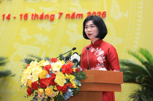  Chủ tịch HĐND TP Hà Nội Phùng Thị Hồng Hà phát biểu khai mạc kỳ họp. 
