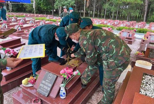  Cơ quan chức năng tỉnh Lâm Đồng thực hiện số hóa tại phần mồ chưa xác định được danh tính 