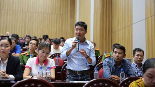  Đại diện các doanh nghiệp phát biểu tại hội nghị 