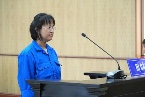  Bị cáo Phạm Thu Hà, cựu Phó Tổng giám đốc, Giám đốc và Thủ quỹ của Công ty Sao Vàng, tại phiên tòa 