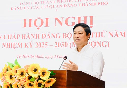  Đồng chí Võ Văn Minh phát biểu chỉ đạo hội nghị. Ảnh: VIỆT DŨNG 