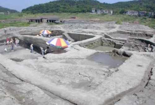 Chiếc thuyền độc mộc cổ nhất thế giới được tìm thấy tại di chỉ Khóa Hồ Kiều gây ngạc nhiên các chuyên gia. Ảnh: @China.org.