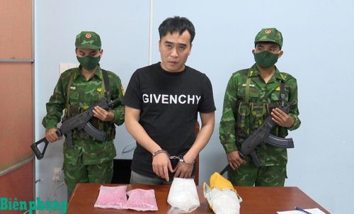 Đối tượng vận chuyển trái phép chất ma túy bị lực lượng Đồn Biên phòng Phước Chỉ bắt giữ. Ảnh: Đơn vị cung cấp