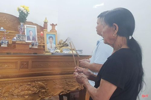 Hằng năm, cứ đến tháng Bảy, anh Mai Khắc Đồng lại về làm lễ giỗ cho người bác ruột là liệt sĩ Mai Khắc Tứ.