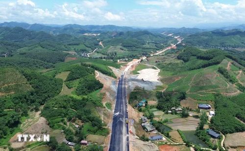 Dự kiến cao tốc Tuyên Quang-Hà Giang sẽ hoàn thành, thông xe toàn tuyến vào cuối quý 3 năm 2026. (Ảnh: Quốc Khánh/TTXVN)